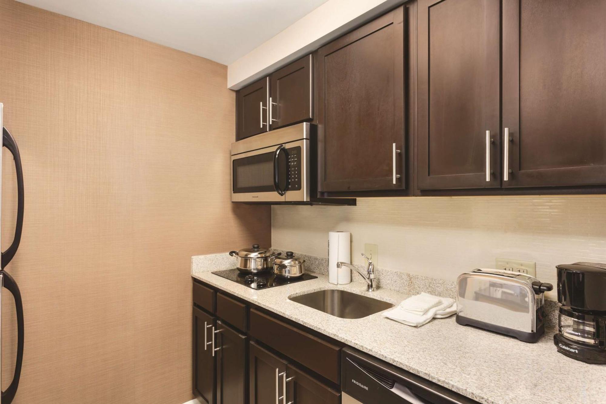 Homewood Atlanta Airport North 3*